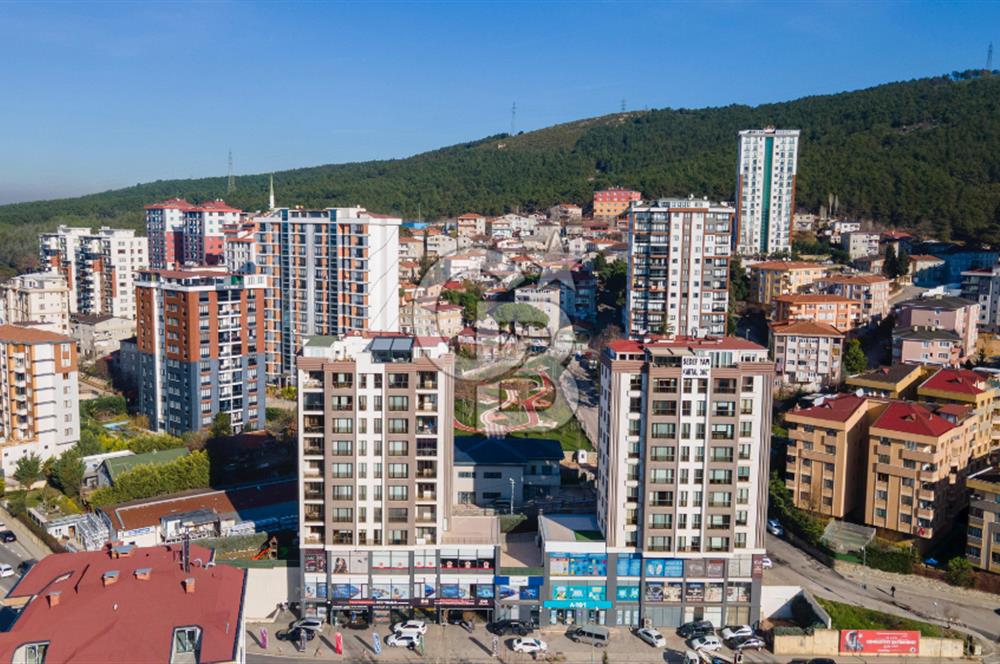 KARTAL YAKACIKTA CADDE ÜSTÜ 8 ADET İSKANLI KOMPLE SATILIK DÜKKAN