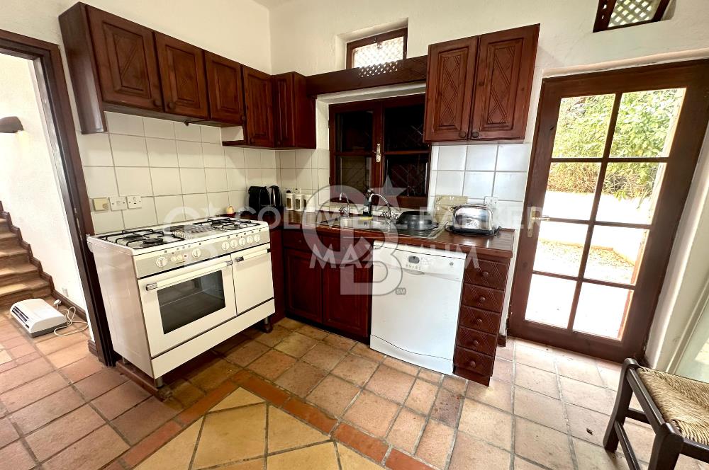 KKTC Girne Bellapais 3+1 Büyüleyici Manzaralı Kiralık Villa