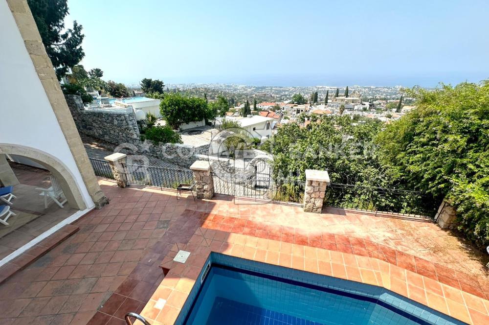 KKTC Girne Bellapais 3+1 Büyüleyici Manzaralı Kiralık Villa