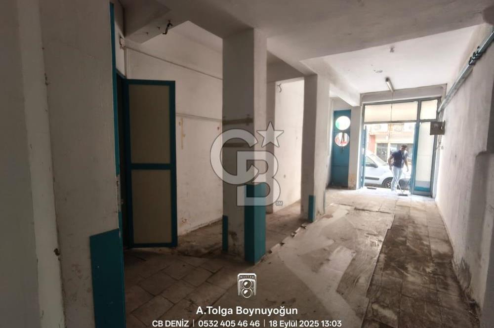 Karşıyaka Donanmacı da satılık boş dükkan
