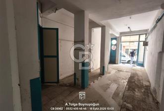 Karşıyaka Donanmacı da satılık boş dükkan