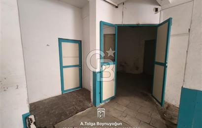 Karşıyaka Donanmacı da satılık boş dükkan