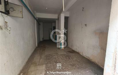 Karşıyaka Donanmacı da satılık boş dükkan