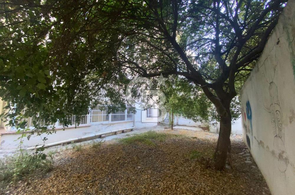 Bostanlı Merkezi Konumda Kiralık 2+1 Daire
