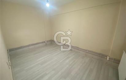 Bostanlı Merkezi Konumda Kiralık 2+1 Daire