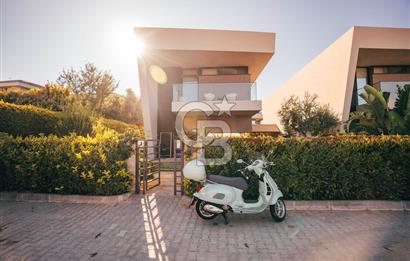 ÇEŞME BOYALIK'TA 5+1 MÜSTAKİL HAVUZLU LÜKS VİLLA