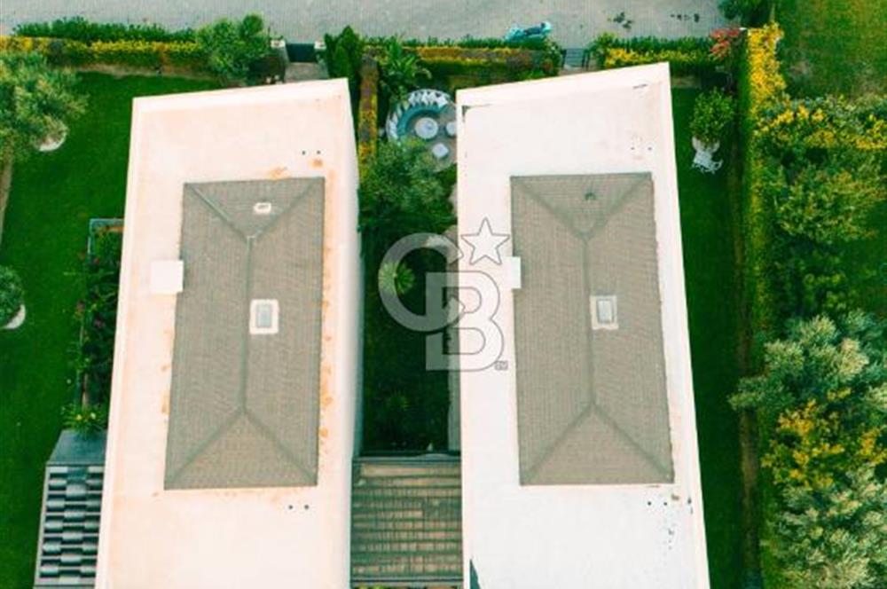 ÇEŞME BOYALIK'TA 5+1 MÜSTAKİL HAVUZLU LÜKS VİLLA