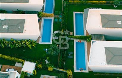 ÇEŞME BOYALIK'TA 5+1 MÜSTAKİL HAVUZLU LÜKS VİLLA