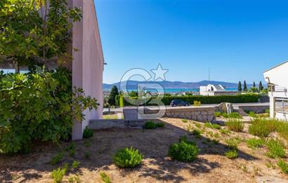 URLA SIRASELVİLER SİTESİ 4+1 SATILIK VİLLA