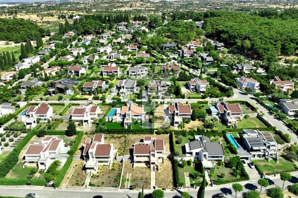 URLA SIRASELVİLER SİTESİ 4+1 SATILIK VİLLA