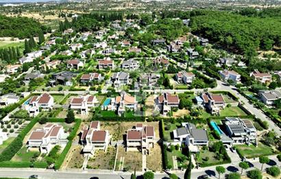 URLA SIRASELVİLER SİTESİ 4+1 SATILIK VİLLA