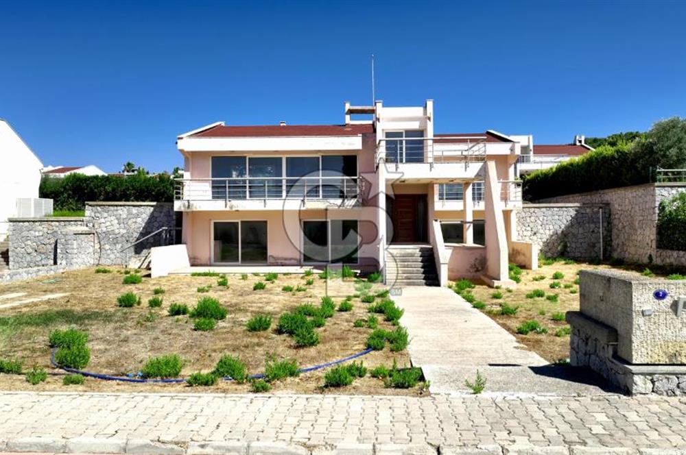 URLA SIRASELVİLER SİTESİ 4+1 SATILIK VİLLA
