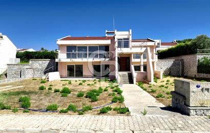 URLA SIRASELVİLER SİTESİ 4+1 SATILIK VİLLA