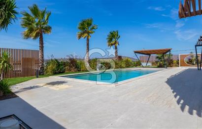 ÇEŞME OVACIK'TA MÜSTAKİL HAVUZLU MODERN LÜKS VİLLA