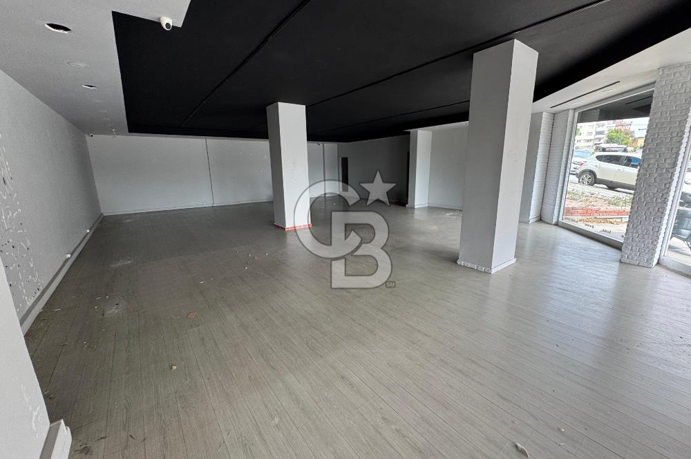 KISIKLI'DA CADDE ÜZERİ GENİŞ CEPHE 220 M2 KİRALIK DÜKKAN