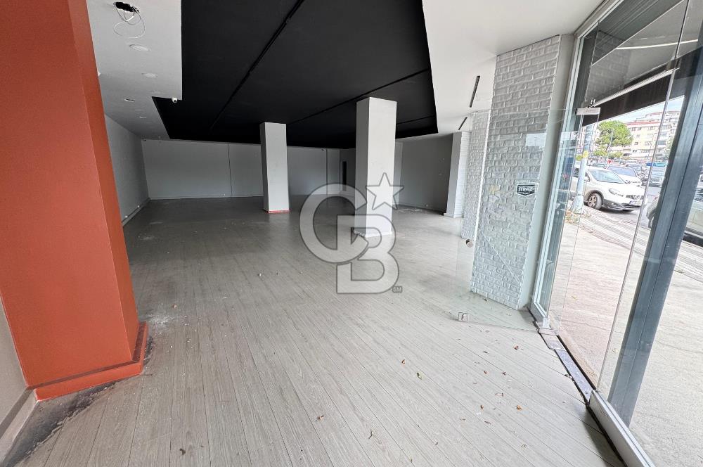 KISIKLI'DA CADDE ÜZERİ GENİŞ CEPHE 220 M2 KİRALIK DÜKKAN