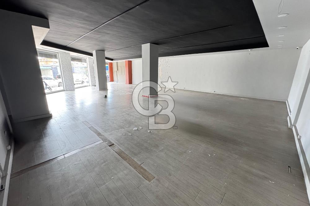 KISIKLI'DA CADDE ÜZERİ GENİŞ CEPHE 220 M2 KİRALIK DÜKKAN