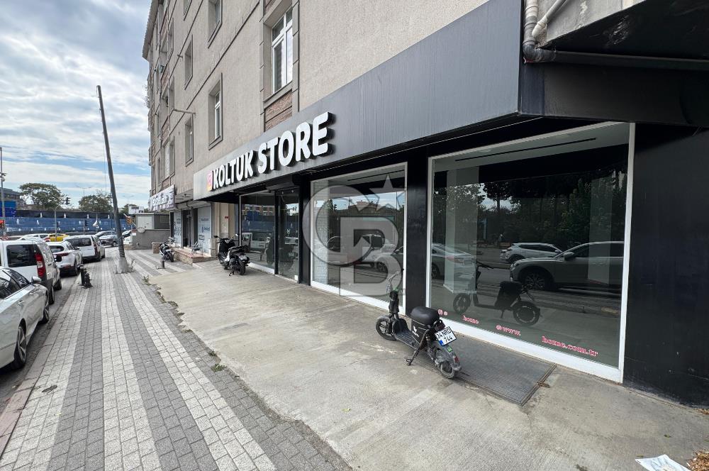 KISIKLI'DA CADDE ÜZERİ GENİŞ CEPHE 220 M2 KİRALIK DÜKKAN