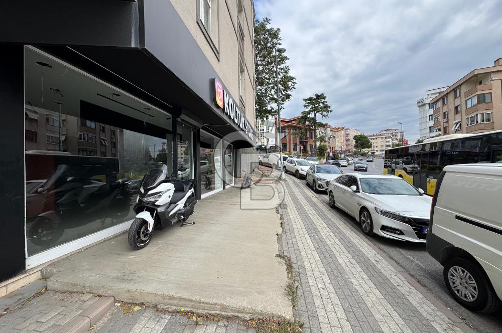 KISIKLI'DA CADDE ÜZERİ GENİŞ CEPHE 220 M2 KİRALIK DÜKKAN