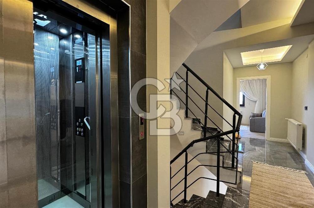 Merkezi Konumda Full Deniz Manzaralı Satılık Fırsat Villa 