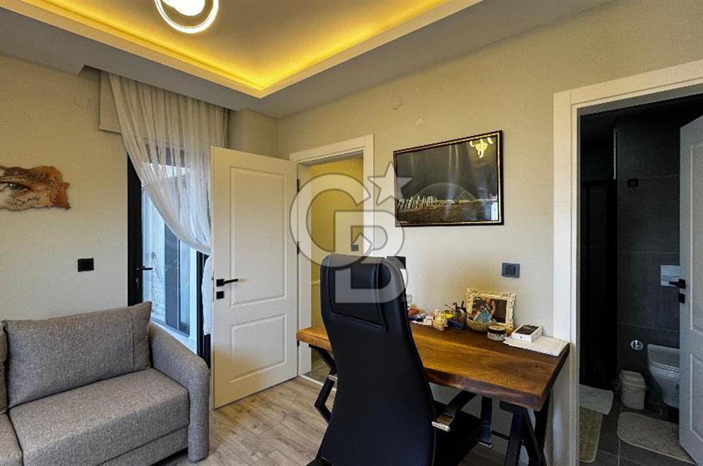 Merkezi Konumda Full Deniz Manzaralı Satılık Fırsat Villa 