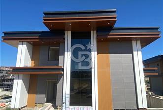 GÖLBAŞI HACILAR'DA 1750 M2 ARSA ÜZERİNDE MÜSTAKİL 5+1 LÜKS VİLLA