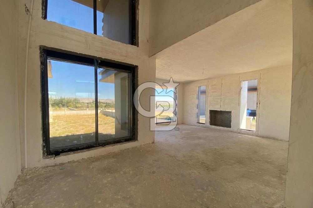 GÖLBAŞI HACILAR'DA 1750 M2 ARSA ÜZERİNDE MÜSTAKİL 5+1 LÜKS VİLLA