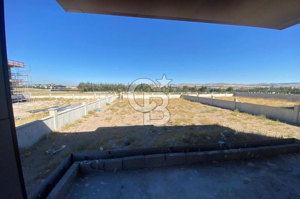 GÖLBAŞI HACILAR'DA 1750 M2 ARSA ÜZERİNDE MÜSTAKİL 5+1 LÜKS VİLLA