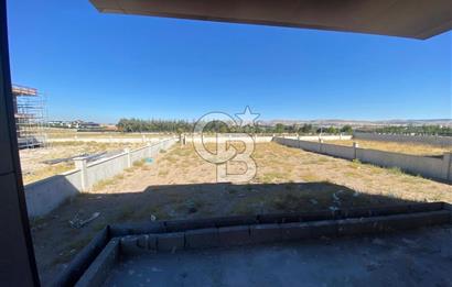 GÖLBAŞI HACILAR'DA 1750 M2 ARSA ÜZERİNDE MÜSTAKİL 5+1 LÜKS VİLLA