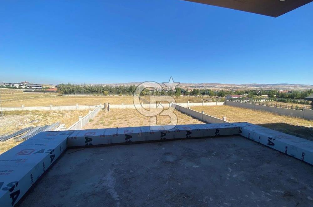 GÖLBAŞI HACILAR'DA 1750 M2 ARSA ÜZERİNDE MÜSTAKİL 5+1 LÜKS VİLLA