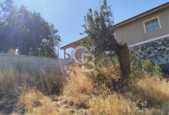 Seferihisar Gödence de 1422 m2 arsa içinde 2 katlı villa