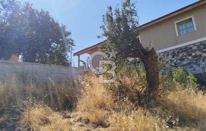 Seferihisar Gödence de 1422 m2 arsa içinde 2 katlı villa