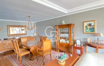 ARNAVUTKÖY SAHİLDE EN SEÇKİN APARTMANDA SATILIK YALI DAİRESİ