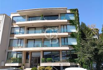 ARNAVUTKÖY SAHİLDE EN SEÇKİN APARTMANDA SATILIK YALI DAİRESİ