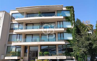 ARNAVUTKÖY SAHİLDE EN SEÇKİN APARTMANDA SATILIK YALI DAİRESİ