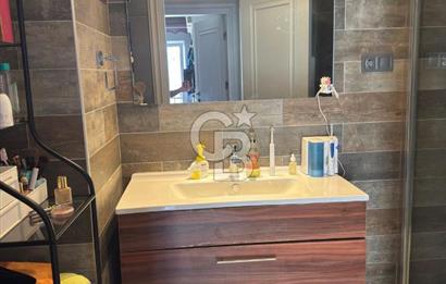 İçerenköy de sitede 3+1 ebeveyn banyolu kiralık