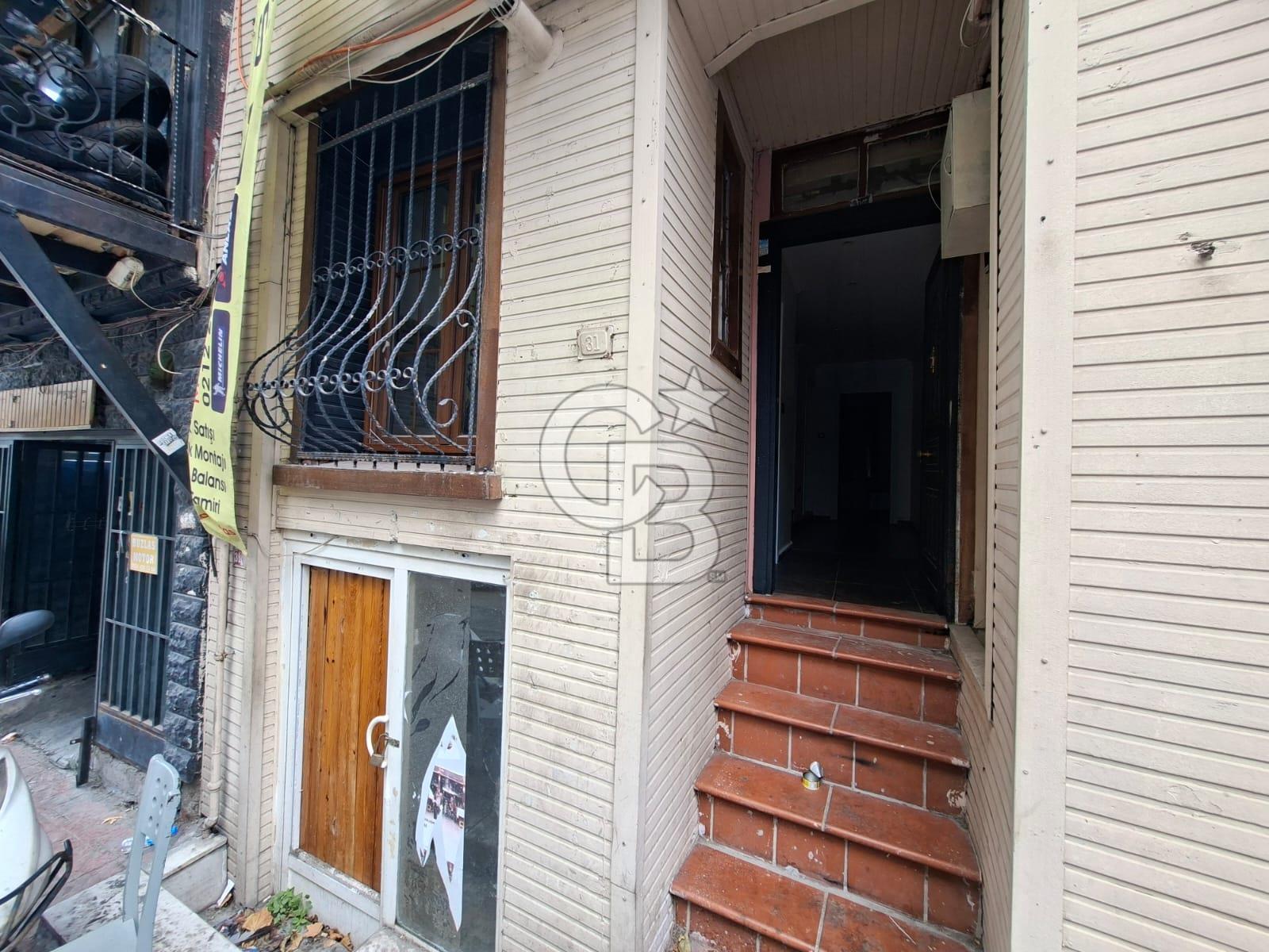 Cihangir Mah Mebusan Yokuşu Kiralık Natamam Dükkan