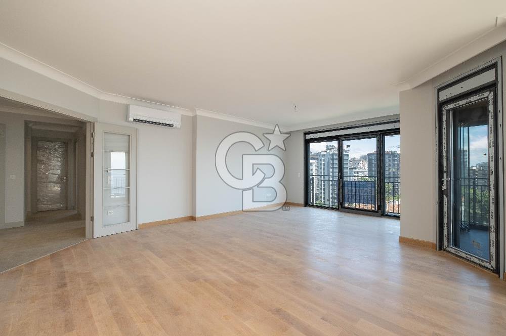 Çiftehavuzlar Sahil'de 205 m² Kapanmaz Deniz Manzaralı 4+1 Daire