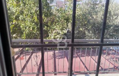 Seferihisar doğanbeyde satılık bahçeli 3 katlı villa