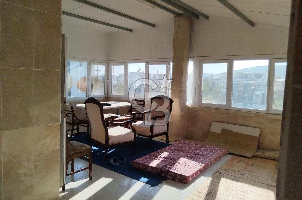 Seferihisar doğanbeyde satılık bahçeli 3 katlı villa