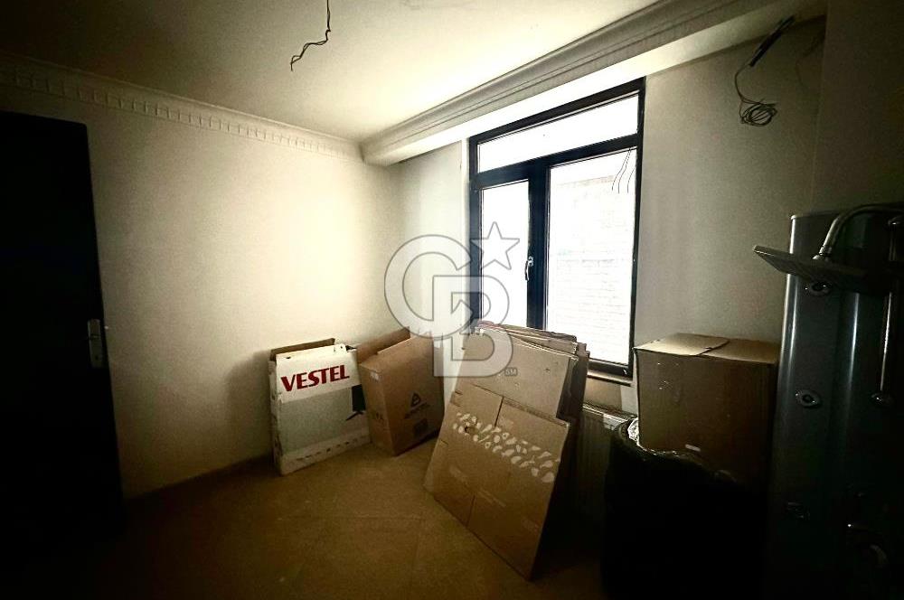 Acıbadem yaprak sokak 2+1 Satılık 