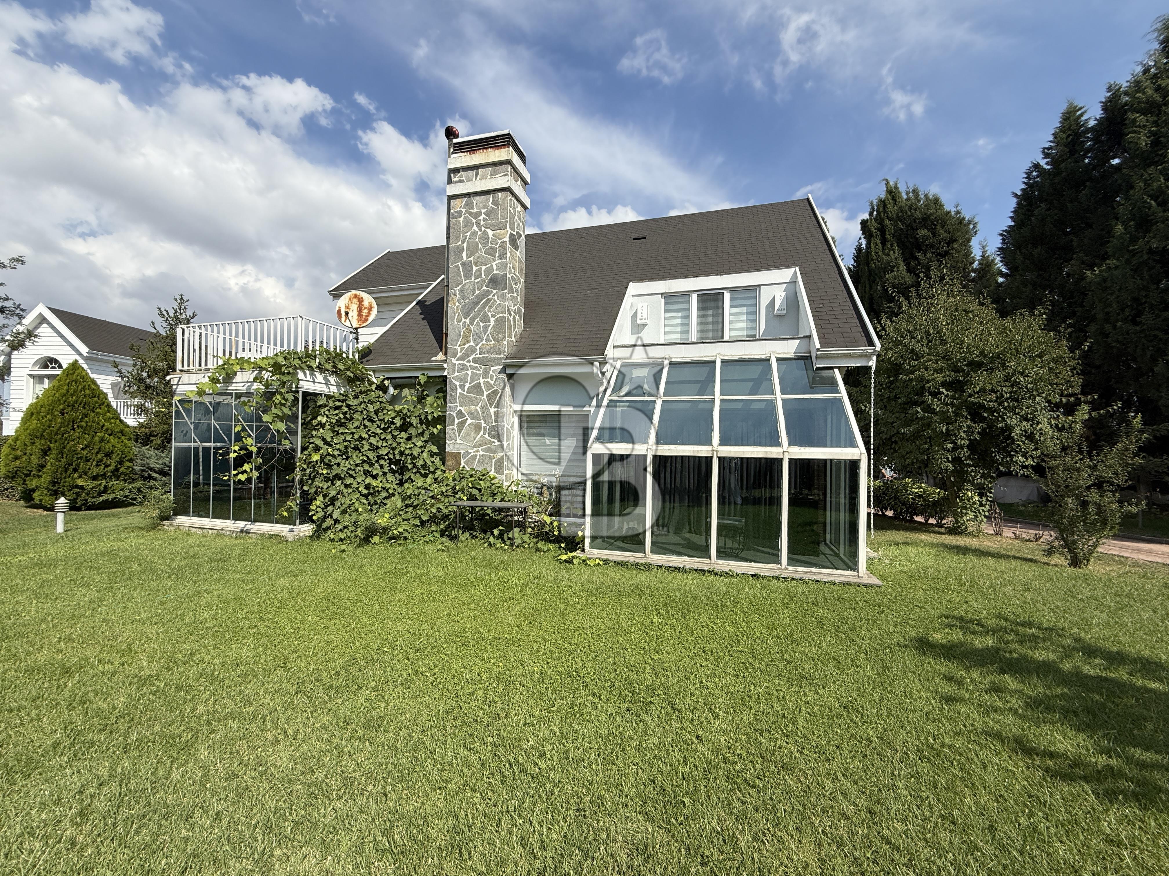 Doğayla İç İçe Butik Sitede Müstakil Villa  Kartepe Country