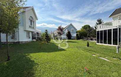Doğayla İç İçe Butik Sitede Müstakil Villa  Kartepe Country