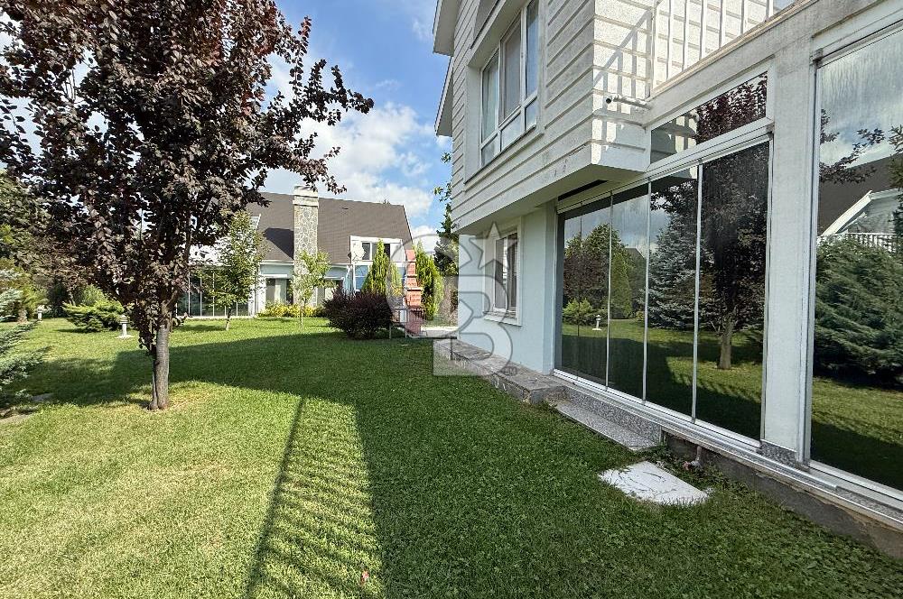 Doğayla İç İçe Butik Sitede Müstakil Villa  Kartepe Country