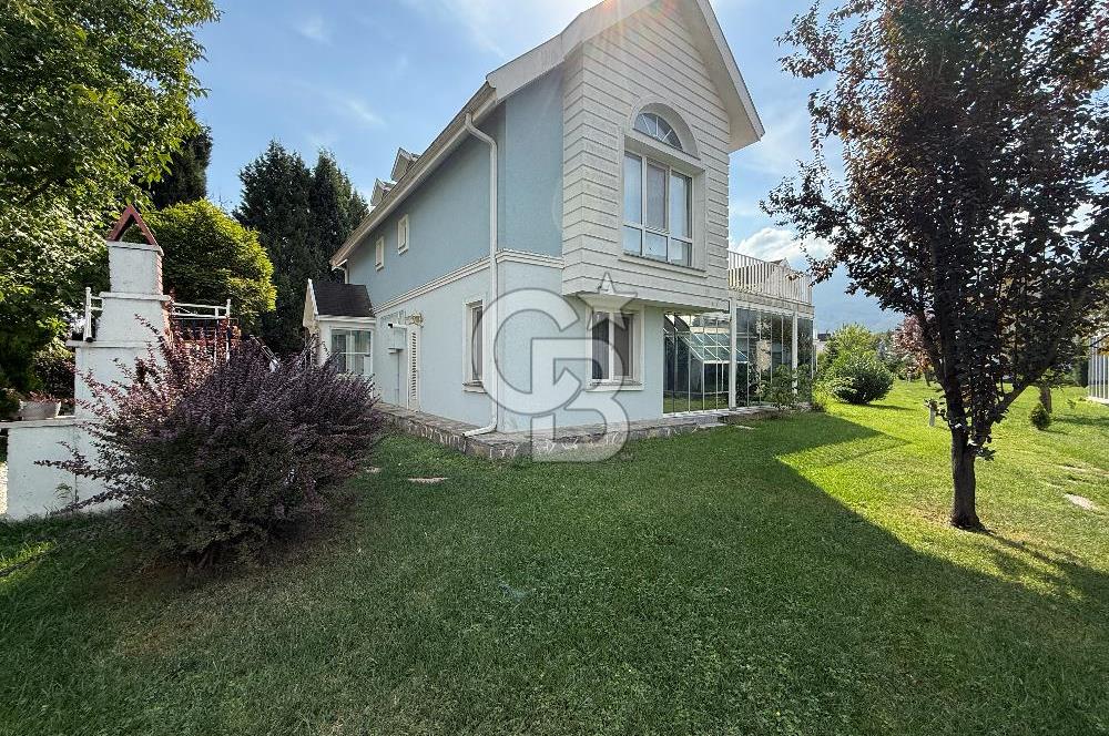 Doğayla İç İçe Butik Sitede Müstakil Villa  Kartepe Country