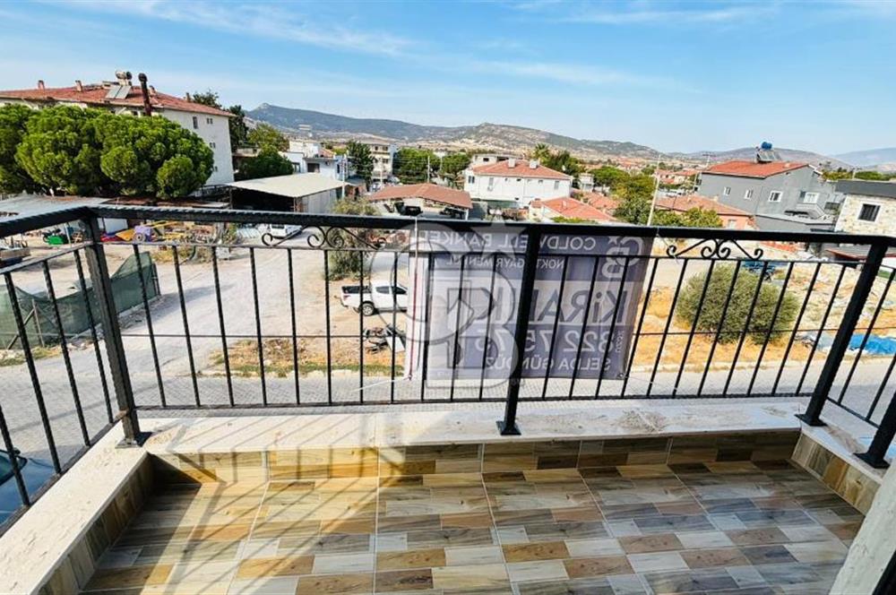 Foça Bağarası Kazım Dirik Mah. Anayola Yakın Kiralık 2+1 Daire