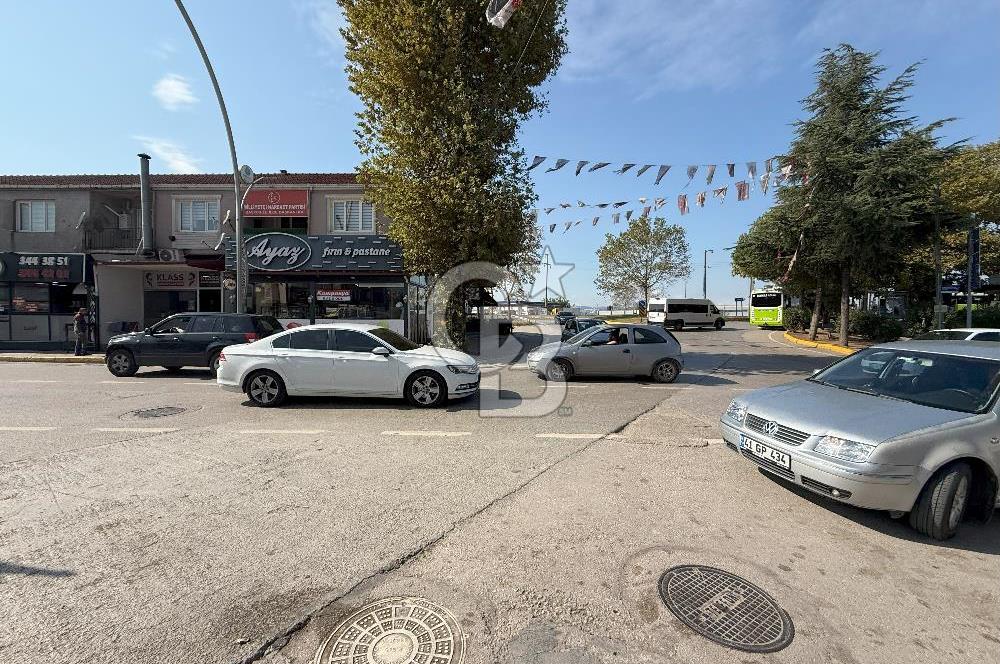 YUVACIK SAPAĞI CADDE ÜZERİ MÜKEMMEL KONUM DEVREN KİRALIK DÜKKAN