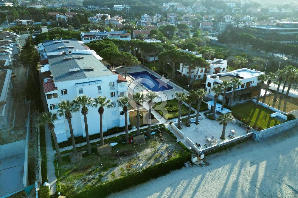 Çeşme Boyalık’ta Site İçi Denize Sıfır 2+1 Kiralık Daire