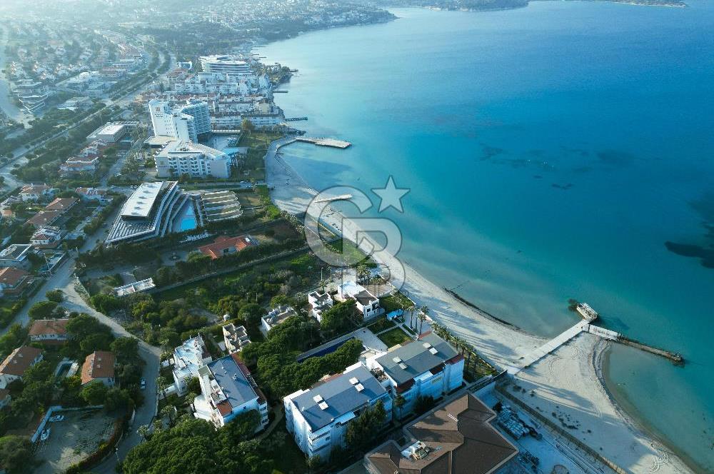 Çeşme Boyalık’ta Site İçi Denize Sıfır 2+1 Kiralık Daire