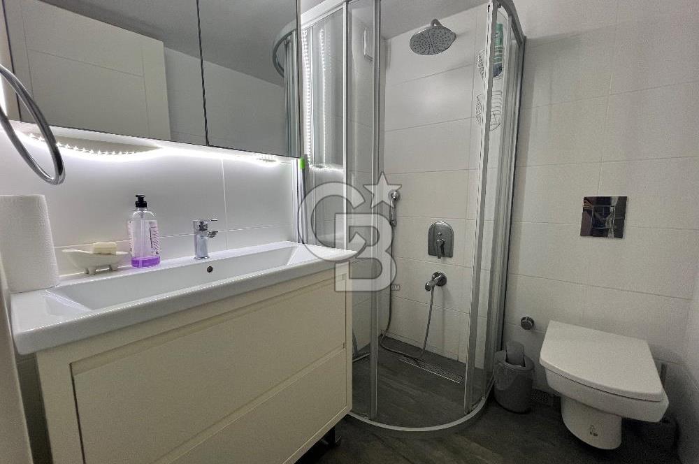 Çeşme Boyalık’ta Site İçi Denize Sıfır 2+1 Kiralık Daire